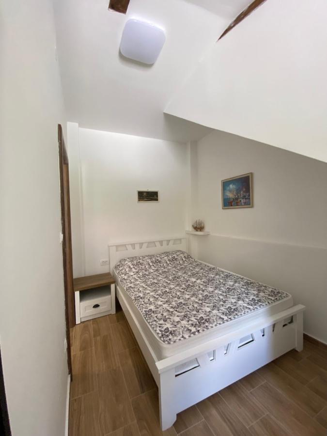 Sunny Bay Apartments โกตอร์ ภายนอก รูปภาพ