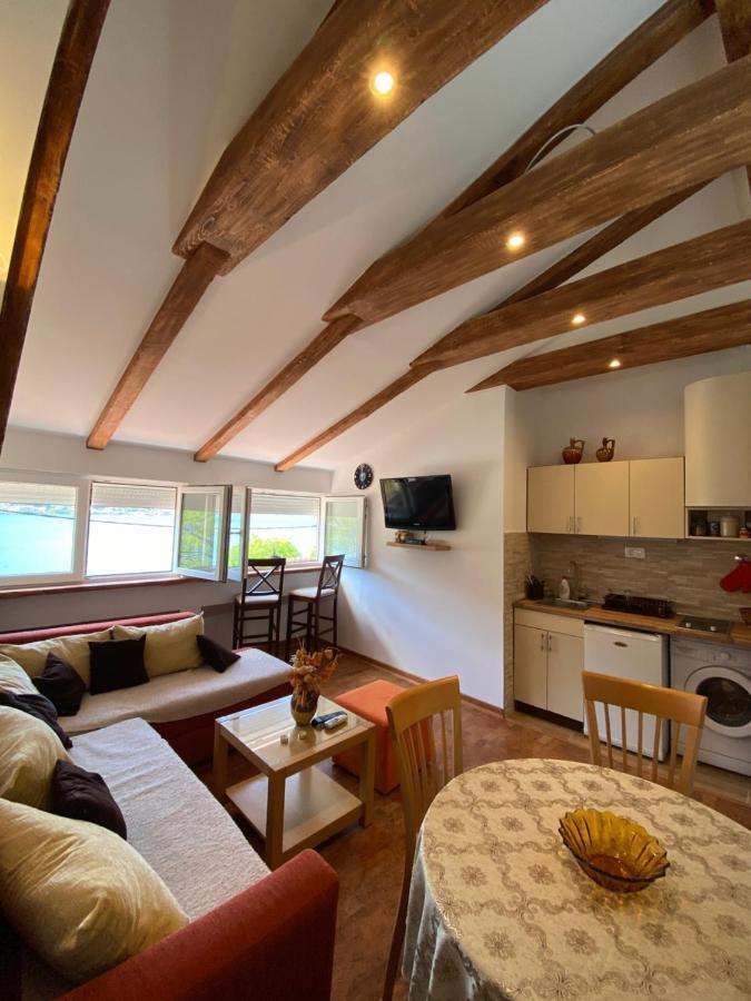 Sunny Bay Apartments โกตอร์ ภายนอก รูปภาพ