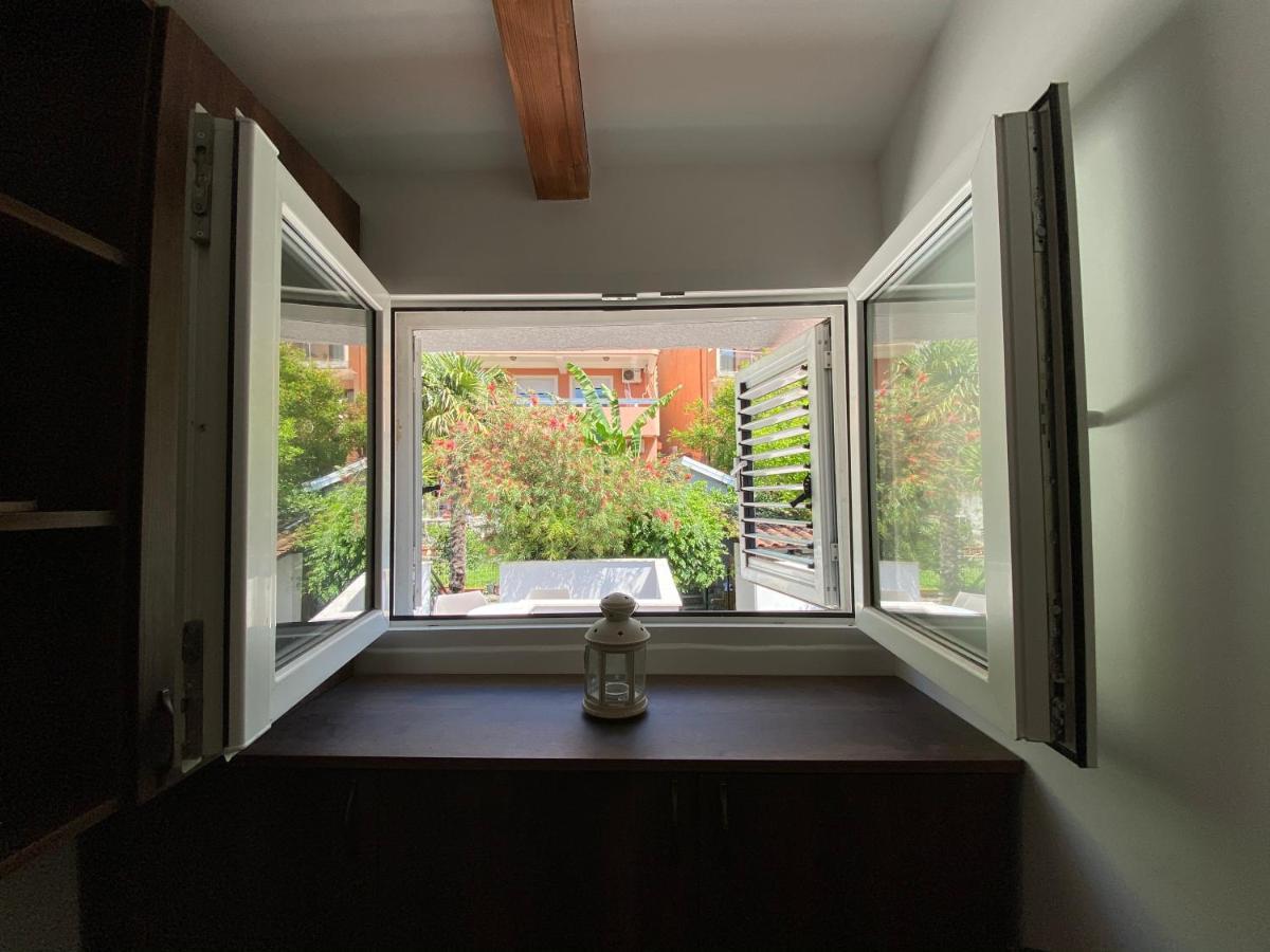 Sunny Bay Apartments โกตอร์ ภายนอก รูปภาพ