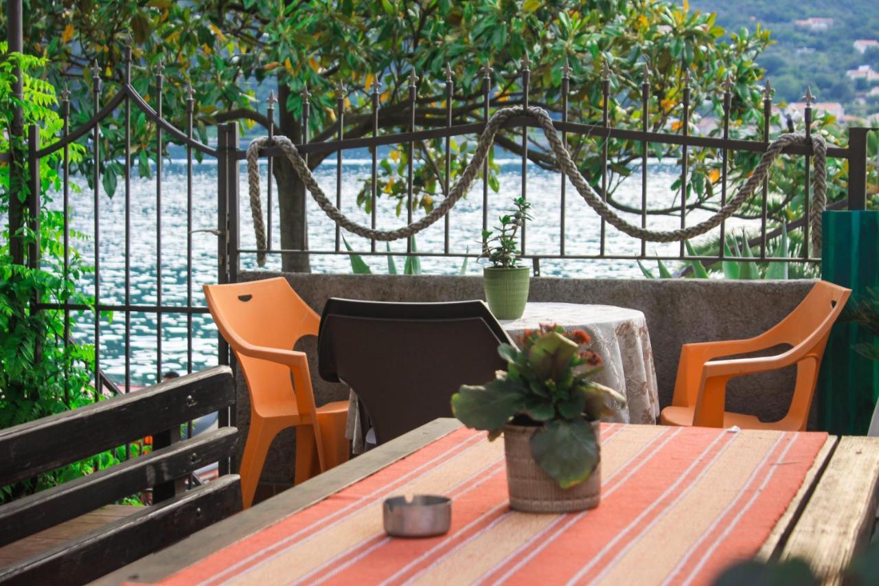 Sunny Bay Apartments โกตอร์ ภายนอก รูปภาพ