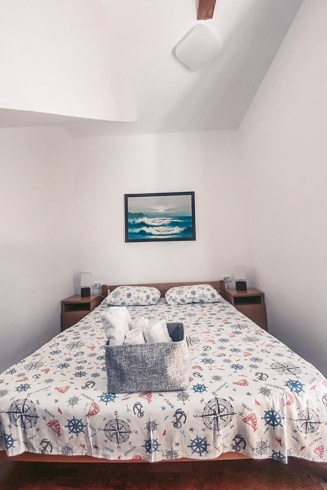 Sunny Bay Apartments โกตอร์ ภายนอก รูปภาพ